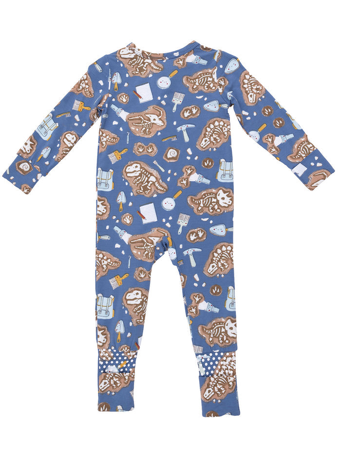 Kids' blue pajamas with playful bone and tool patterns. Ideal for comfort and fun sleepwear.