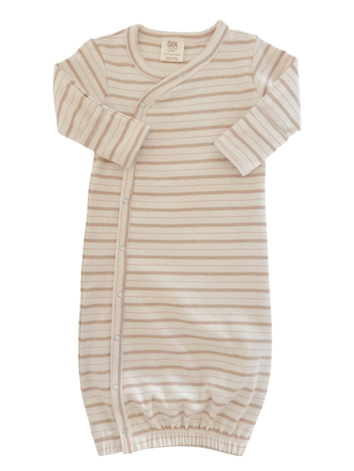 Striped infant sleepsack in soft beige tones, featuring a secure button closure and elastic bottom. Ideal for newborns.