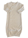 Lightly striped baby gown with long sleeves and snap buttons for easy dressing. Ideal for newborns.